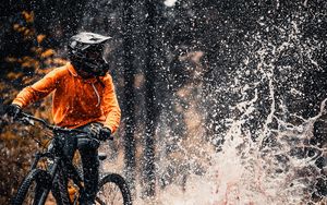 Preview wallpaper bike, cyclist, spray, puddle, extreme