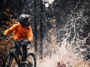 Preview wallpaper bike, cyclist, spray, puddle, extreme