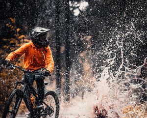 Preview wallpaper bike, cyclist, spray, puddle, extreme