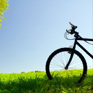 Preview wallpaper bike, field, grass, trees