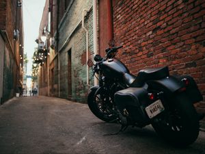 Preview wallpaper bike, motorcycle, side view, yard