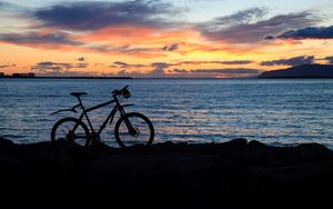 Preview wallpaper bike, silhouette, sea, twilight, dark