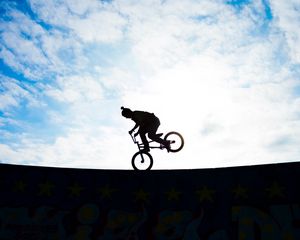Preview wallpaper biker, silhouette, sky