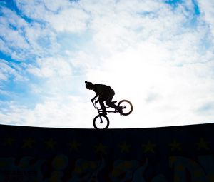 Preview wallpaper biker, silhouette, sky
