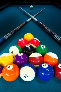 Preview wallpaper billiard, balls, cue, table