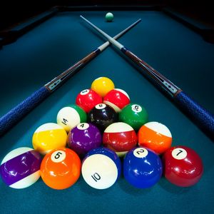 Preview wallpaper billiard, balls, cue, table