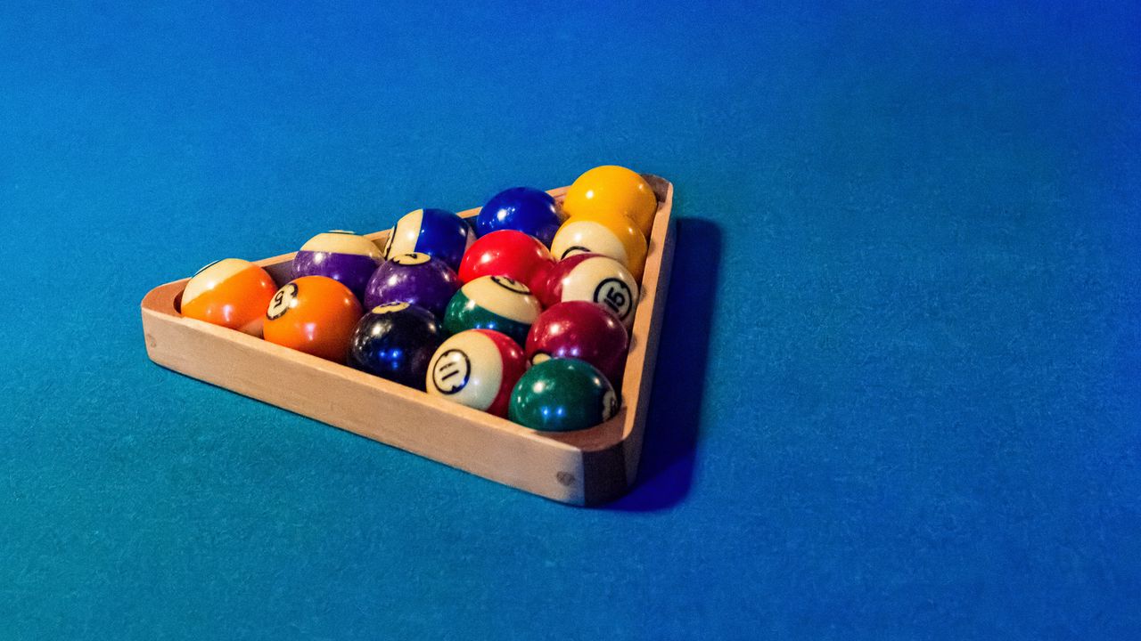 Download wallpaper 1280x720 billiards, balls, triangle, broadcloth