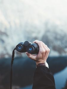 Preview wallpaper binoculars, hand, watch, focus