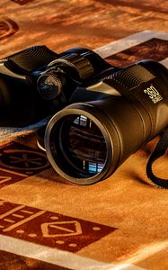 Preview wallpaper binoculars, lenses, gold, glow, reflection