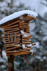 Preview wallpaper birdhouse, snow, winter