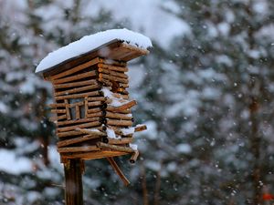 Preview wallpaper birdhouse, snow, winter