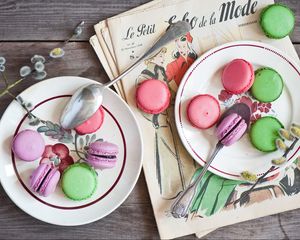 Preview wallpaper biscuits, willow plate, magazine, sweets