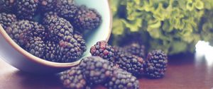 Preview wallpaper blackberries, berries, bowl