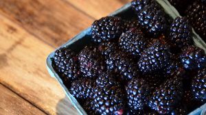 Preview wallpaper blackberries, berries, food