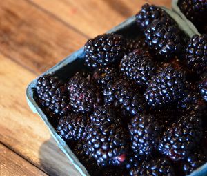 Preview wallpaper blackberries, berries, food