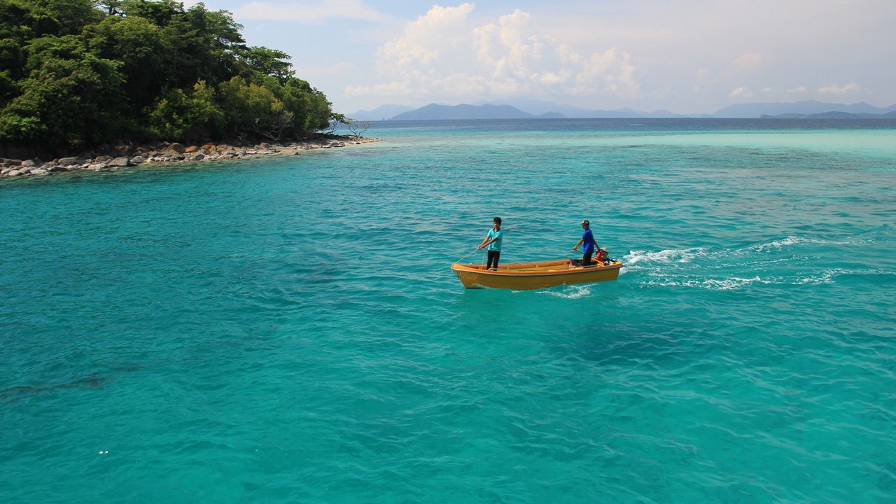 Wallpaper blue water, boat, children, thailand, island