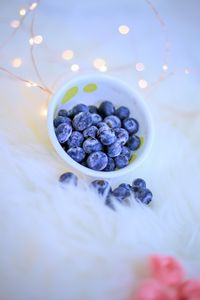 Preview wallpaper blueberries, berries, blue, bowl, garland