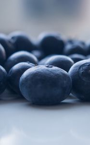 Preview wallpaper blueberries, berries, blue, macro
