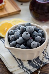 Preview wallpaper blueberries, berries, frozen, bowl