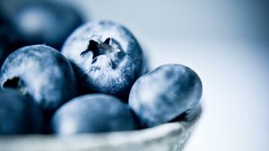 Preview wallpaper blueberries, berries, fruits, bowl