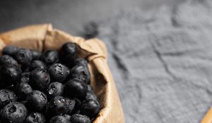 Preview wallpaper blueberries, blackberry, berry, dishes, wooden