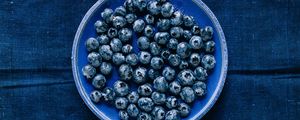 Preview wallpaper blueberries, plate, denim, background