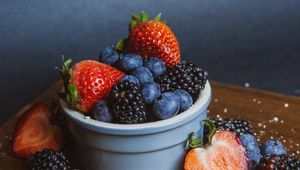 Preview wallpaper blueberries, strawberries, blackberries, berries
