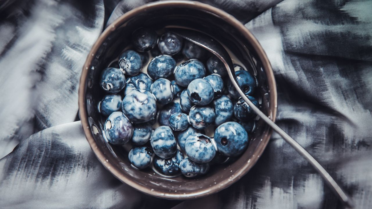 Wallpaper blueberry, berries, breakfast, milk, plate