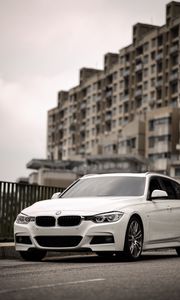 Preview wallpaper bmw 320i, bmw, car, white, city