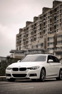 Preview wallpaper bmw 320i, bmw, car, white, city