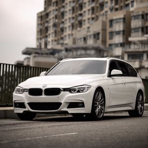 Preview wallpaper bmw 320i, bmw, car, white, city