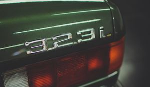 Preview wallpaper bmw 323i, car, green, taillight, number