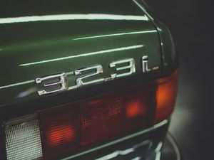 Preview wallpaper bmw 323i, car, green, taillight, number