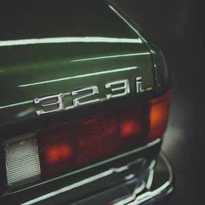 Preview wallpaper bmw 323i, car, green, taillight, number