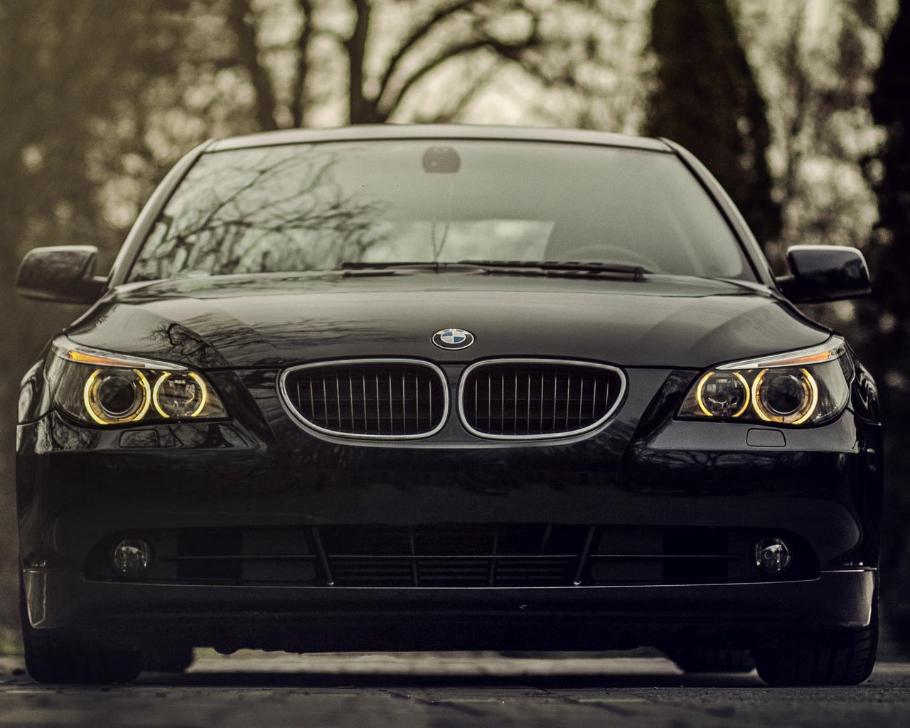 Download wallpaper 1280x1024 bmw, 520d, black, front view, front bumper ...