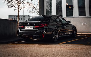 Preview wallpaper bmw, car, black, side view, parking