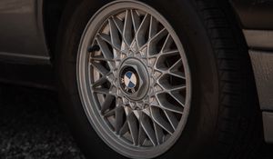 Preview wallpaper bmw, car, gray, wheel, drives