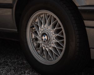 Preview wallpaper bmw, car, gray, wheel, drives