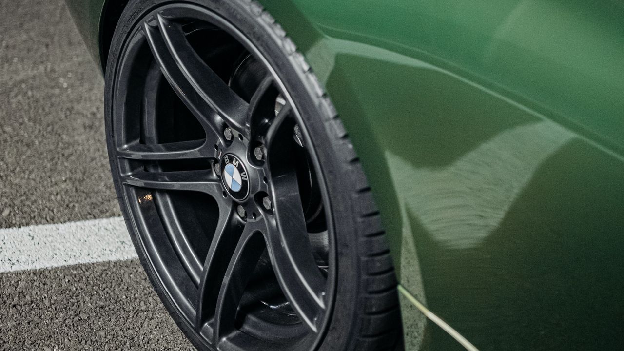 Wallpaper bmw, car, green, wheel