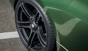 Preview wallpaper bmw, car, green, wheel