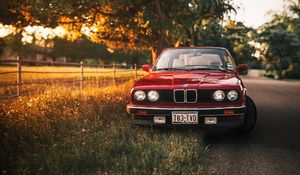 Preview wallpaper bmw, car, red, retro, road