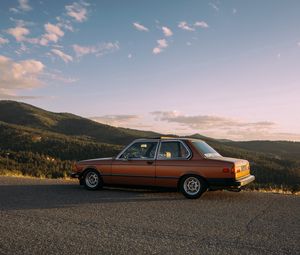 Preview wallpaper bmw, e21, side view, road