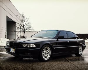 Preview wallpaper bmw, e38, 740i, car, side view, black