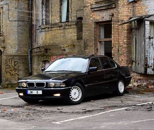 Preview wallpaper bmw, e38, black, side view