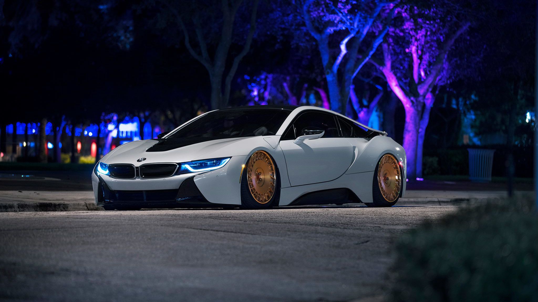 Download Wallpaper 2048x1152 Bmw I8 White Side View Ultrawide