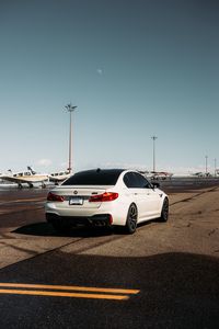 Preview wallpaper bmw m5, bmw, car, white, airport