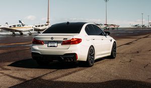 Preview wallpaper bmw m5, bmw, car, white, airport