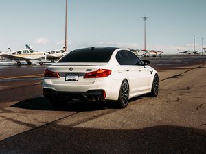 Preview wallpaper bmw m5, bmw, car, white, airport