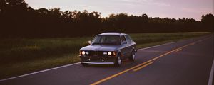 Preview wallpaper bmw, road, movement, evening