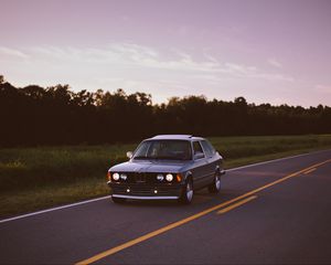 Preview wallpaper bmw, road, movement, evening
